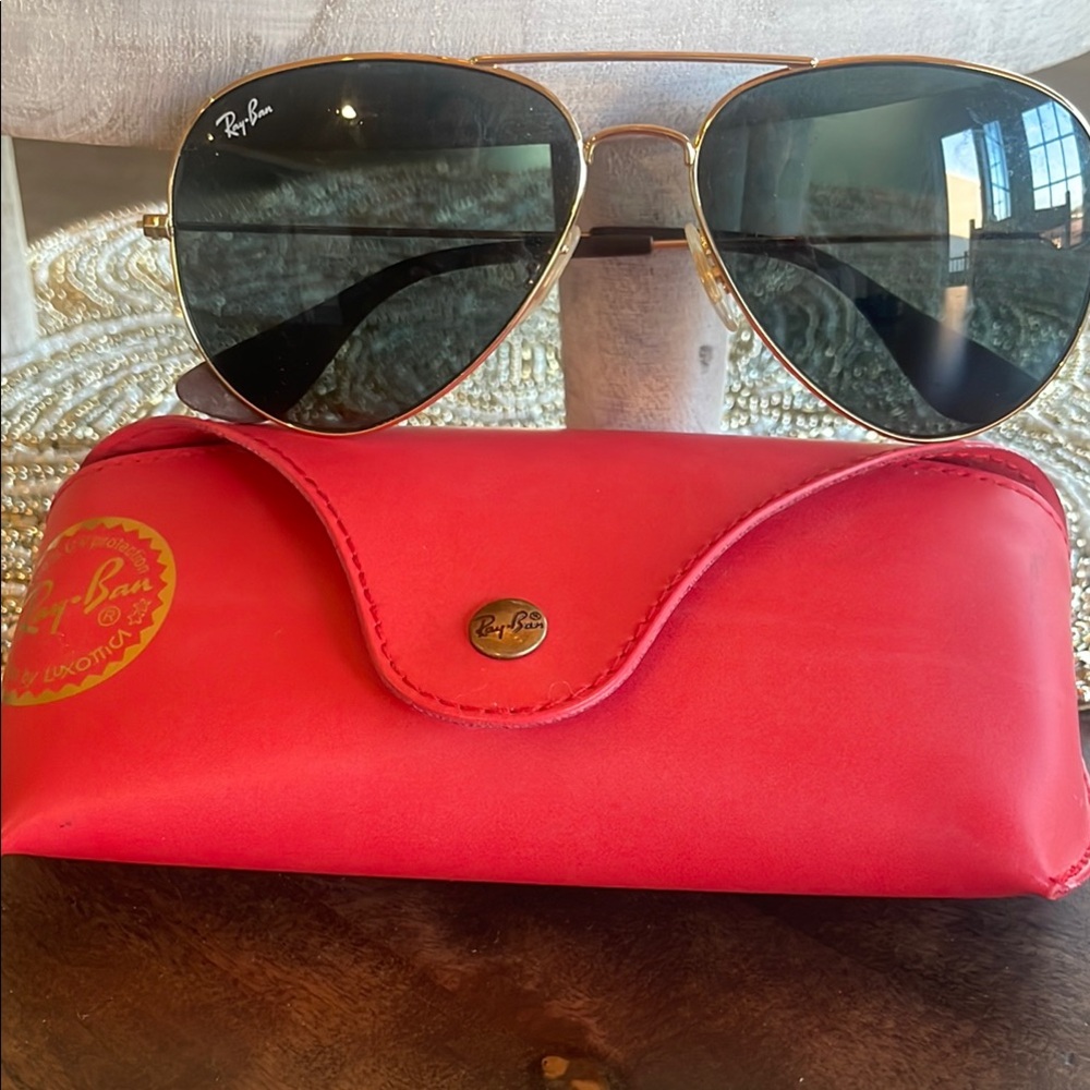 Ray-Ban Gold Aviator Sunglasses with Red Case